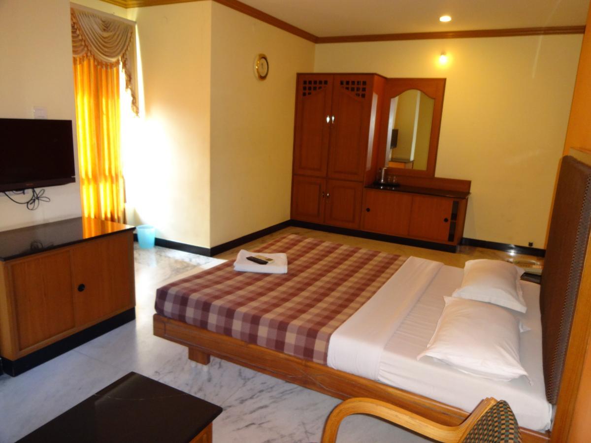קוימבטור Hotel Grand Palace מראה חיצוני תמונה